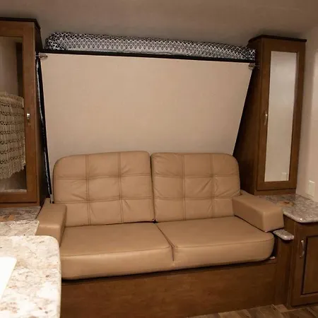 Quiet Cozy Camper Villa